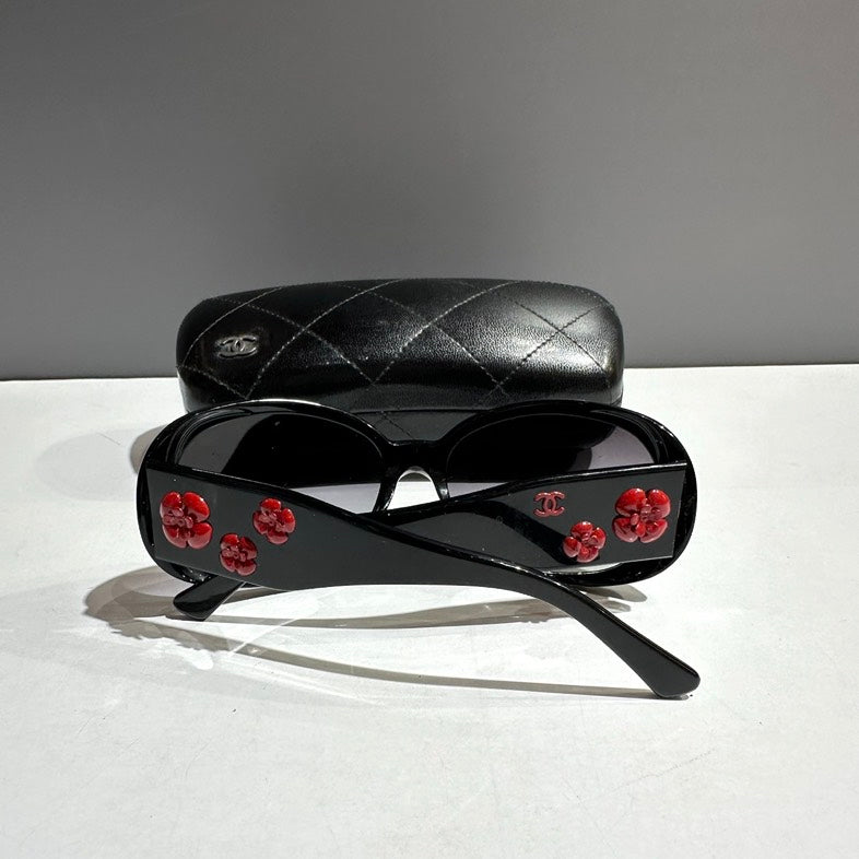 Chanel Preloved Sunglasses Black OS with Original Case