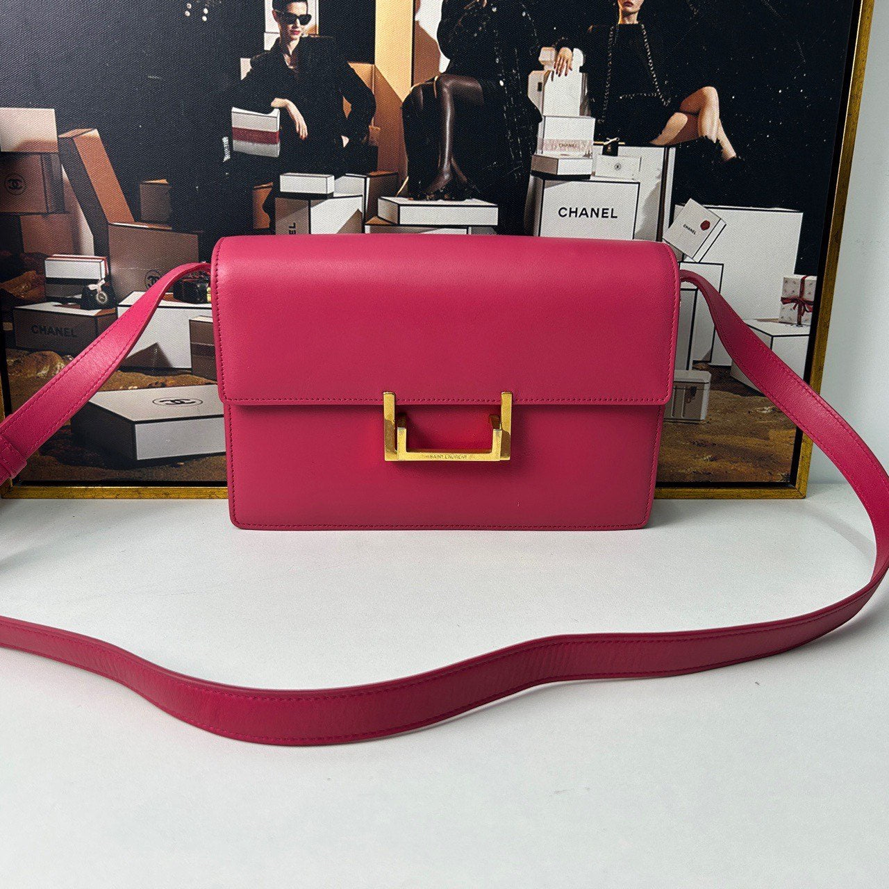 Saint Laurent Lulu Shoulder Bag in Pink Leather - Pre-Loved Designer Handbag (11733714)