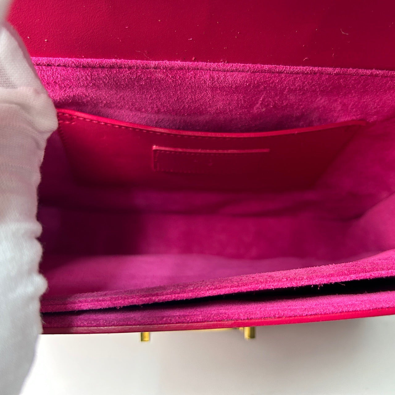 Saint Laurent Lulu Shoulder Bag in Pink Leather - Pre-Loved Designer Handbag (11733714)