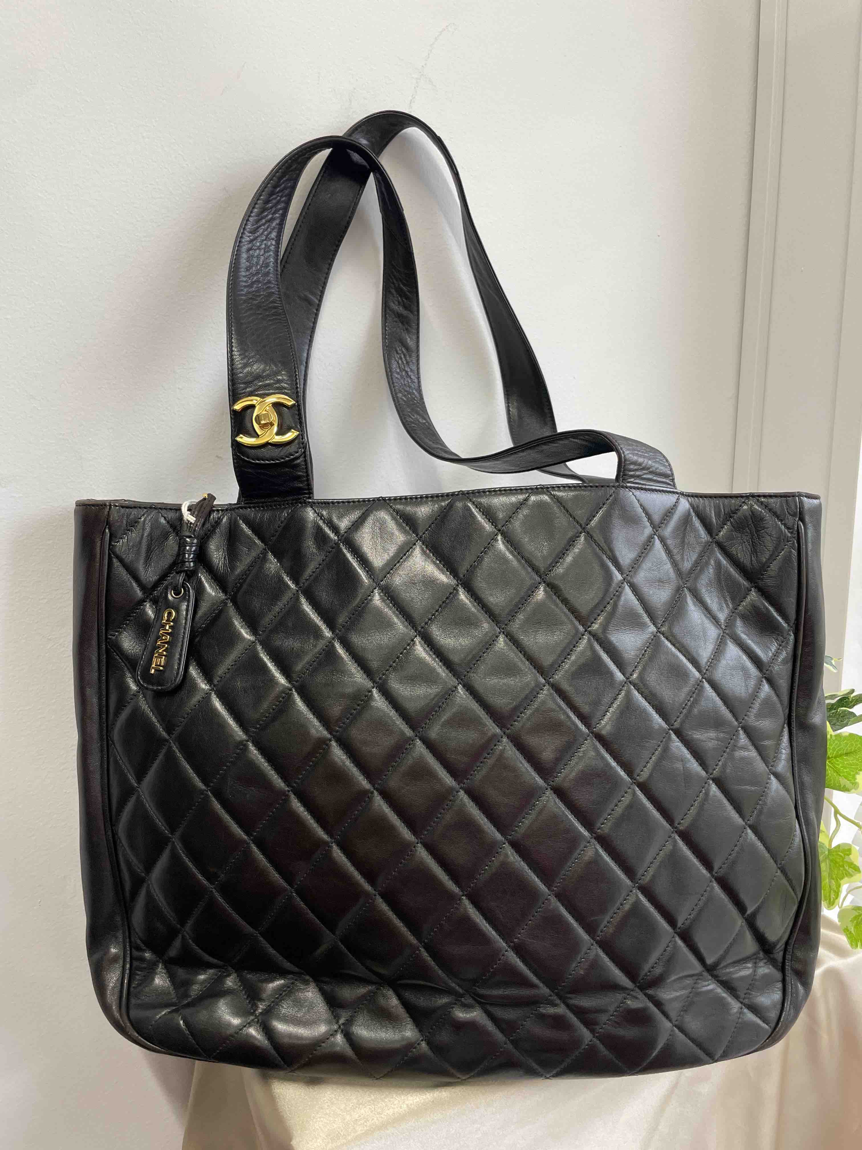 Chanel Lambskin Tote Bag RE261 Black Quilted Shoulder Bag