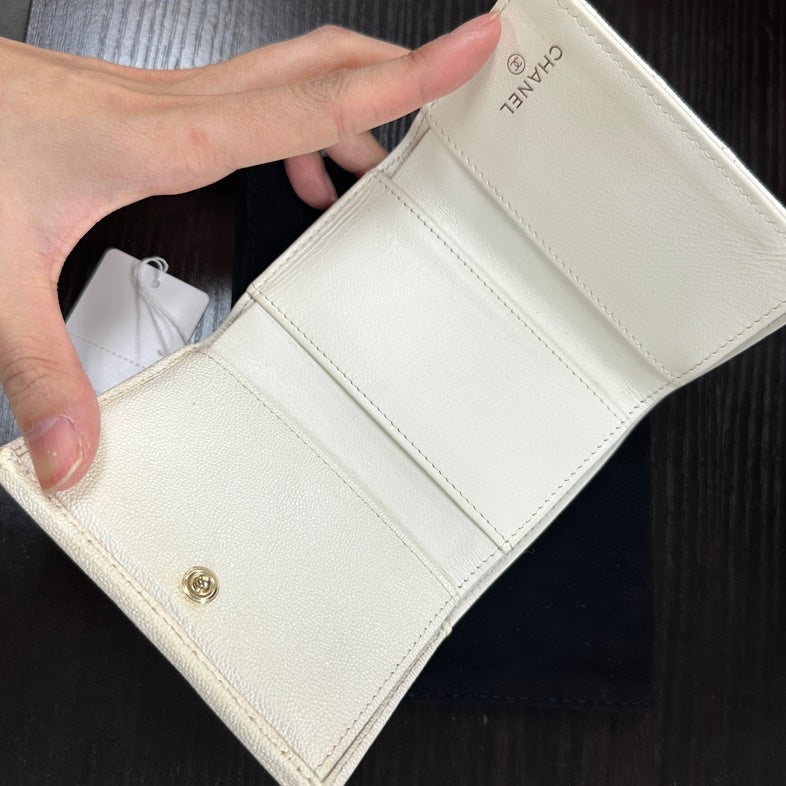 Pre-loved Chanel Quilted Beige Leather Wallet