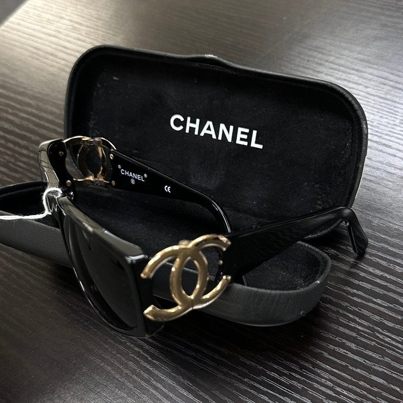 Pre-loved Chanel F Black Sunglasses