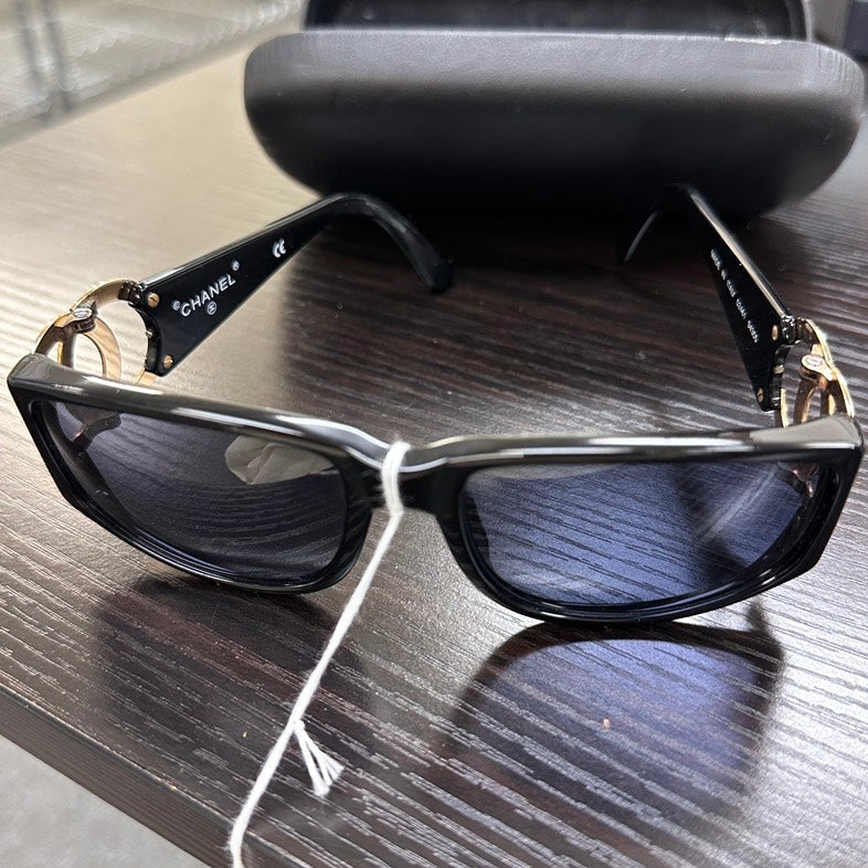 Pre-loved Chanel F Black Sunglasses
