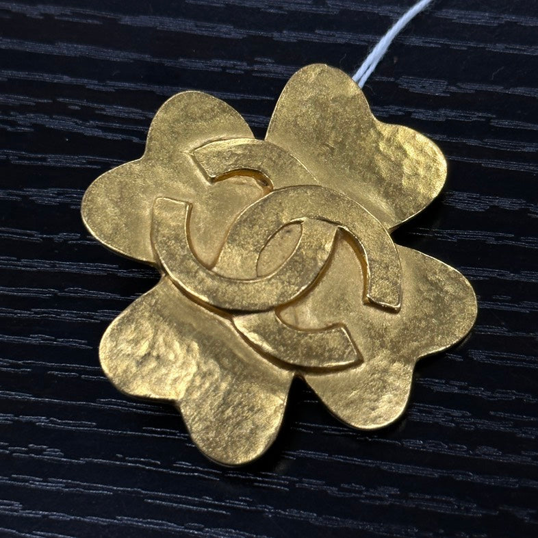 Pre-loved Chanel Camellia Brooch Gold Brooches