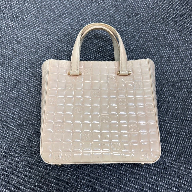 Pre-loved Chanel Coco Tote in Beige Patent Leather
