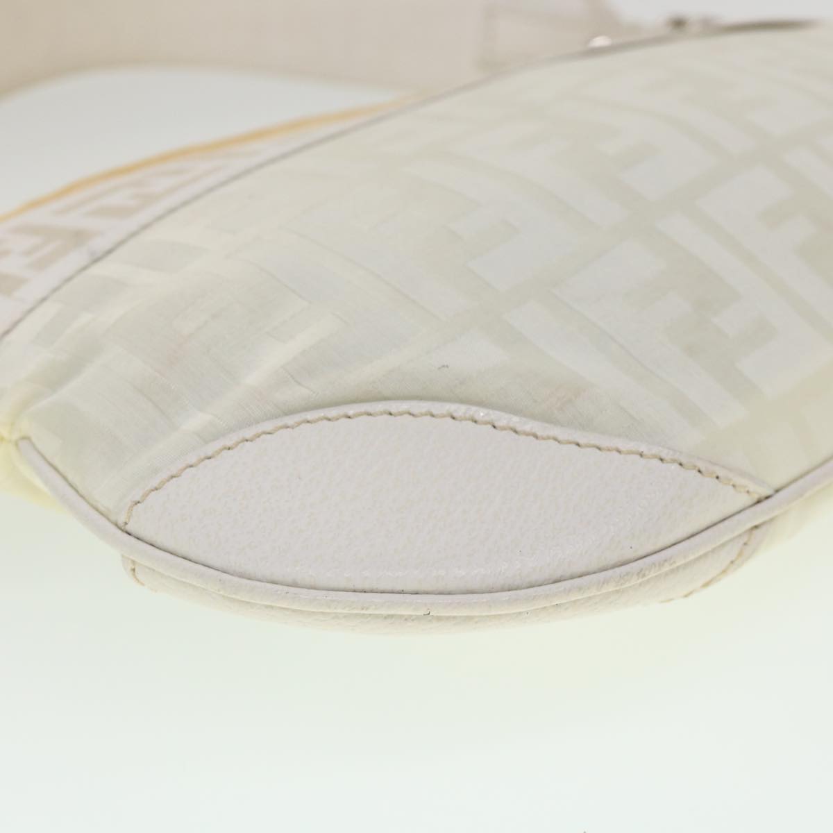 FENDI Zucca Canvas Shoulder Bag White rd2256