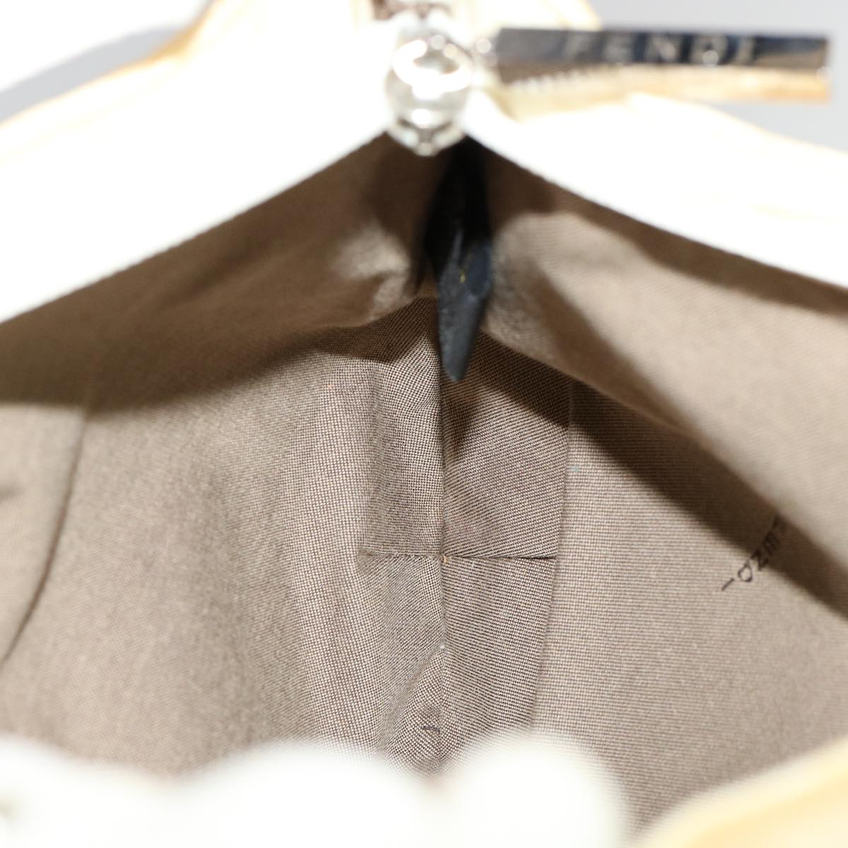 FENDI Zucca Canvas Shoulder Bag White rd2256