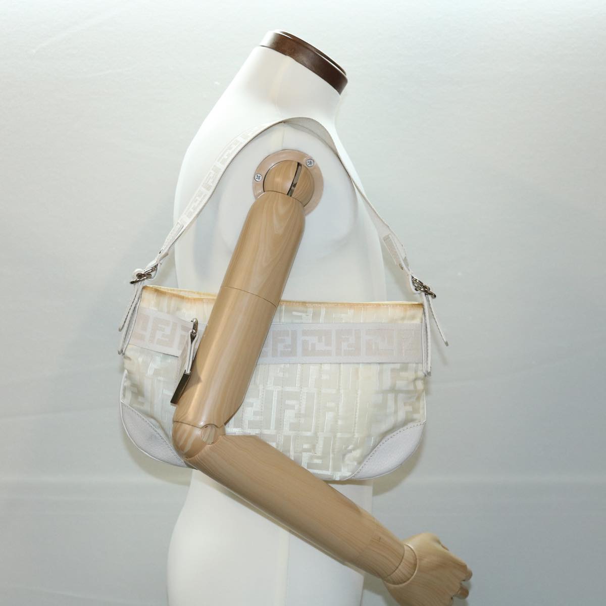 FENDI Zucca Canvas Shoulder Bag White rd2256