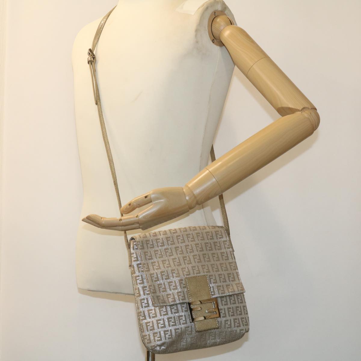 FENDI Zucchino Canvas Shoulder Bag Champagne Gold rd2783