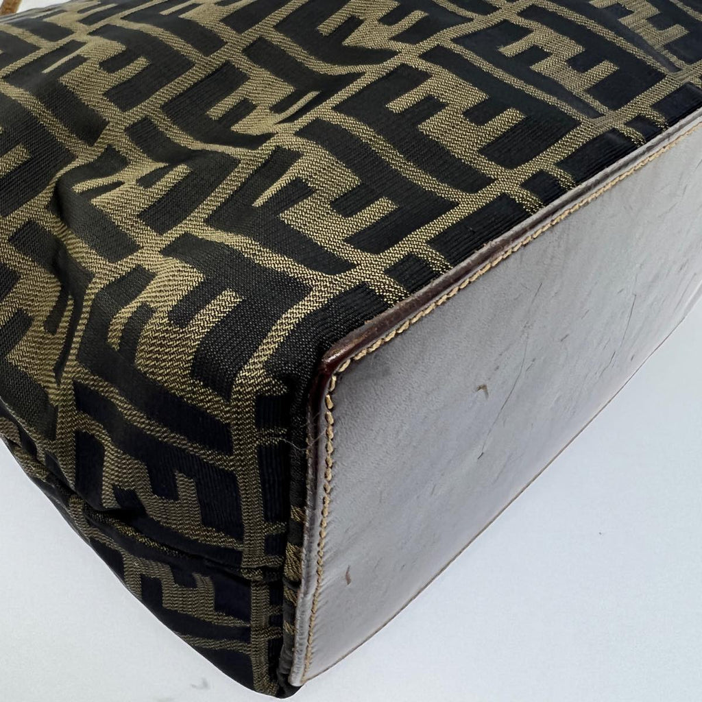 FENDI Zucca Canvas Tote Bag Brown rd2790