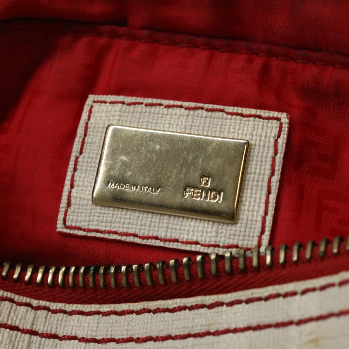 FENDI Zucca Canvas Chain Pouch White rd2884