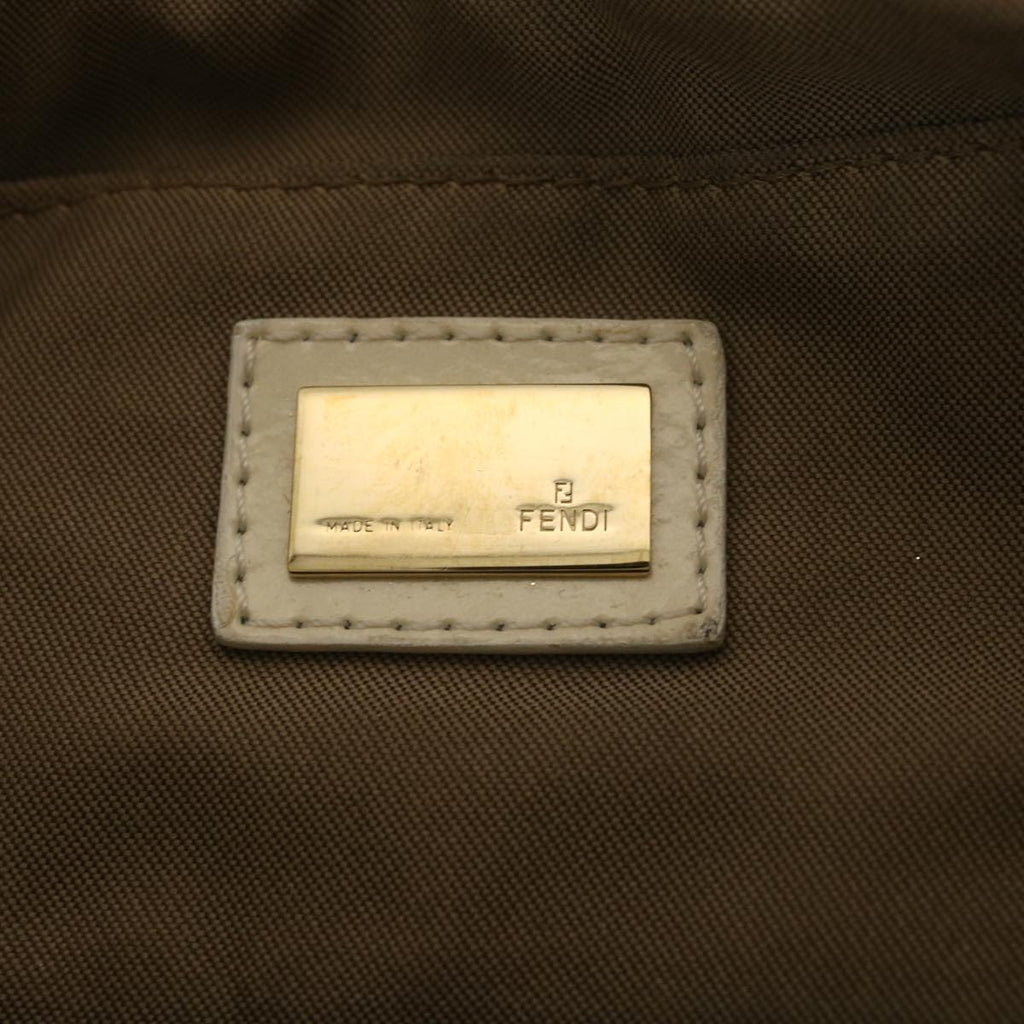 FENDI Shoulder Bag Leather White rd4343