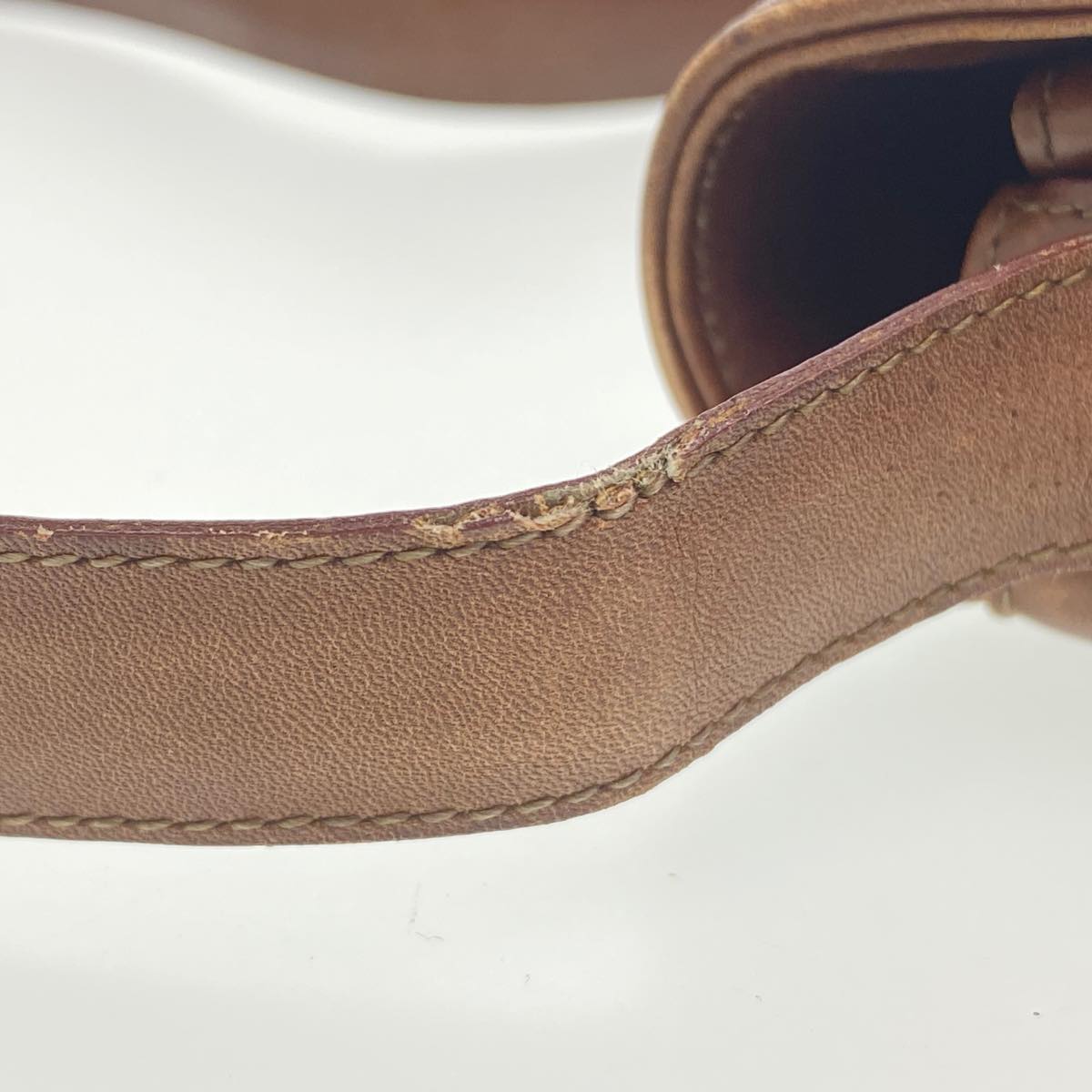 GUCCI Leather Shoulder Bag Brown rd458