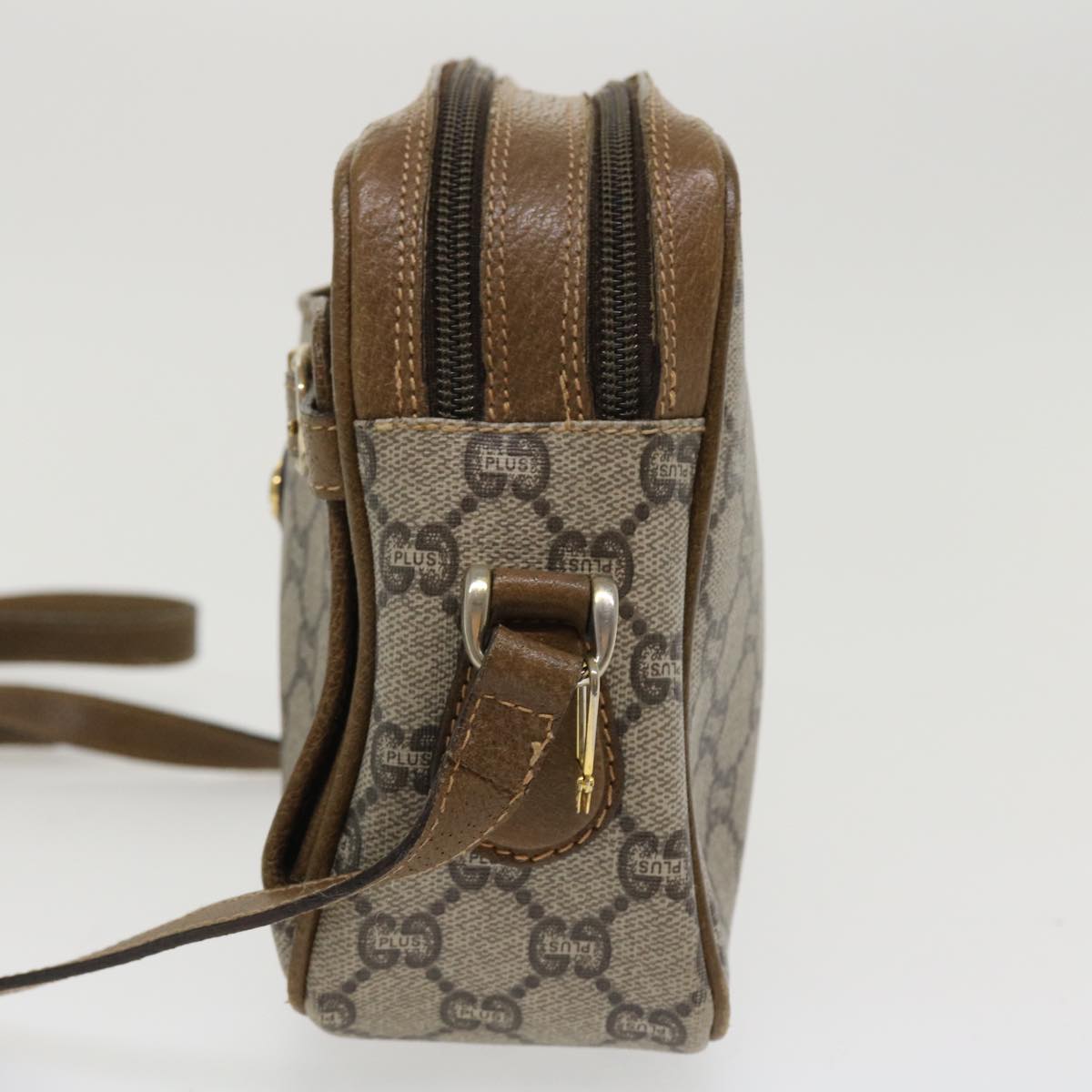 GUCCI GG Plus Canvas Shoulder Bag PVC Leather Beige ro789