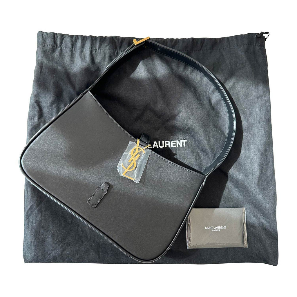 Saint Laurent Le 5 ÃƒÆ’Ã¢â€šÂ¬ 7 Hobo Bag