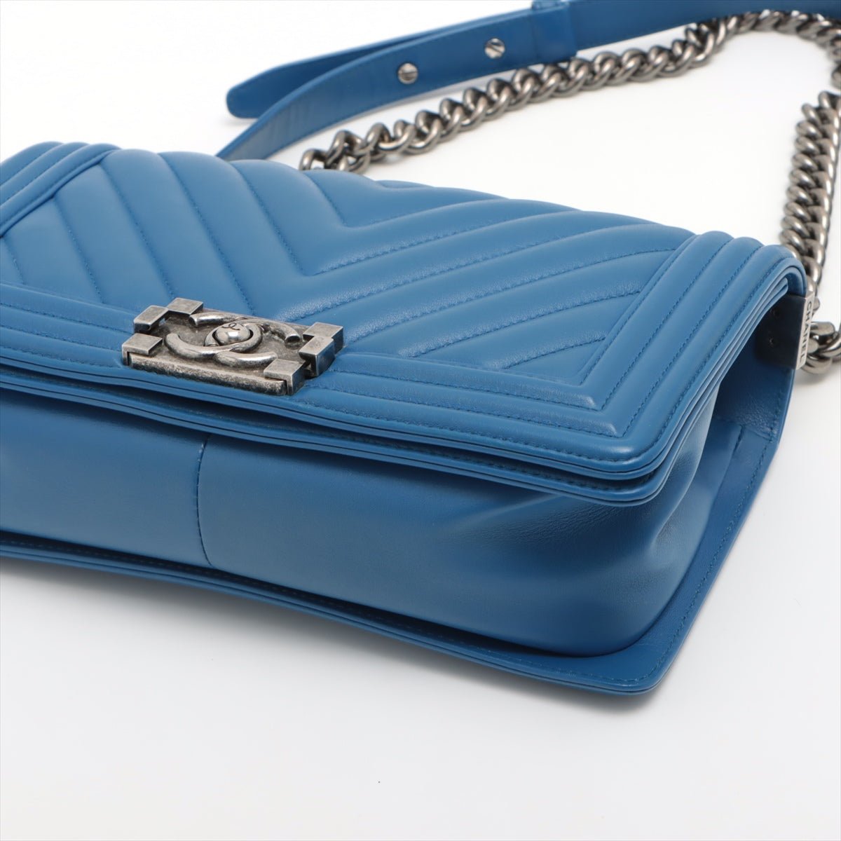 Boy Medium Chevron Calfskin Blue Flap Bag