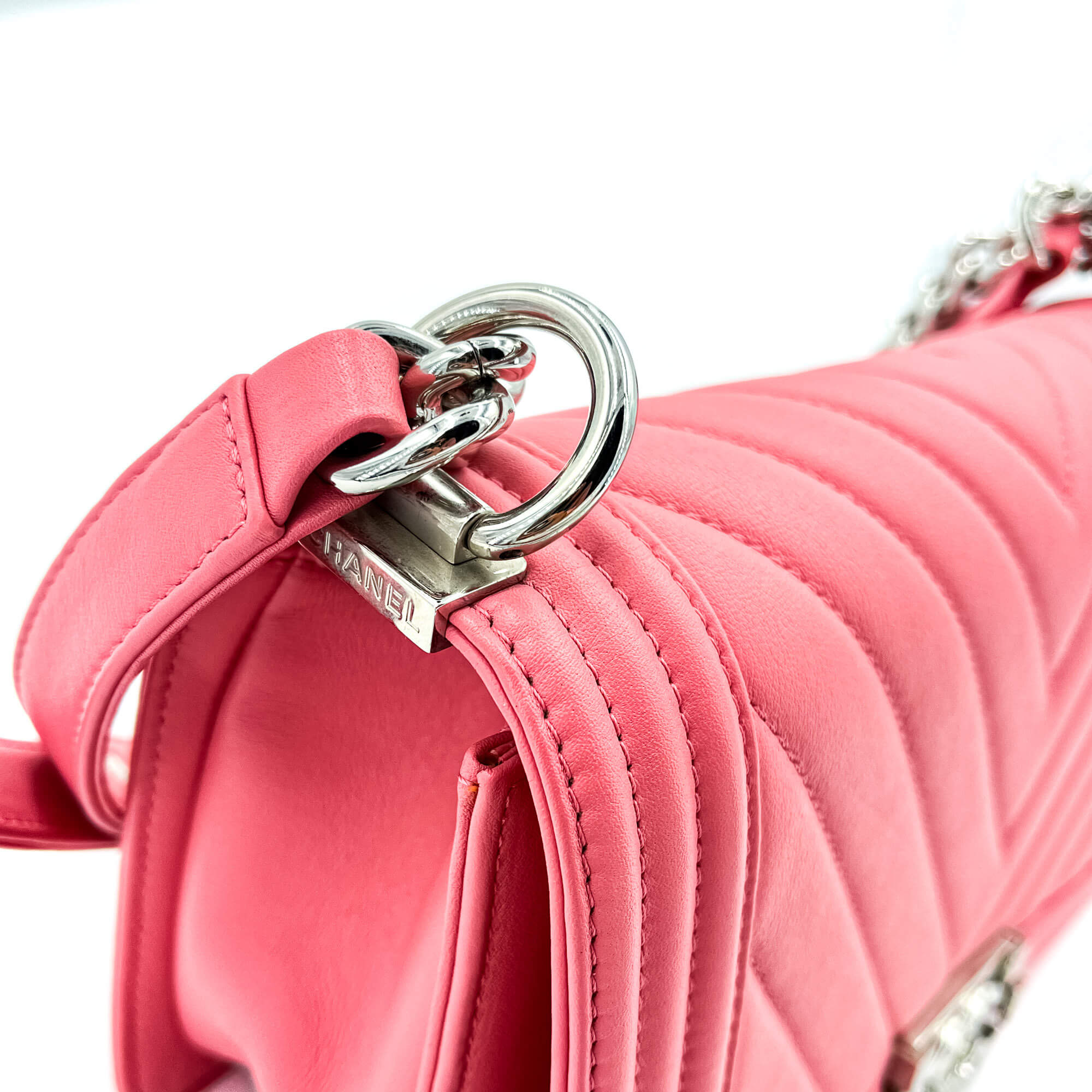 Boy Medium Chevron Calfskin Pink Bag