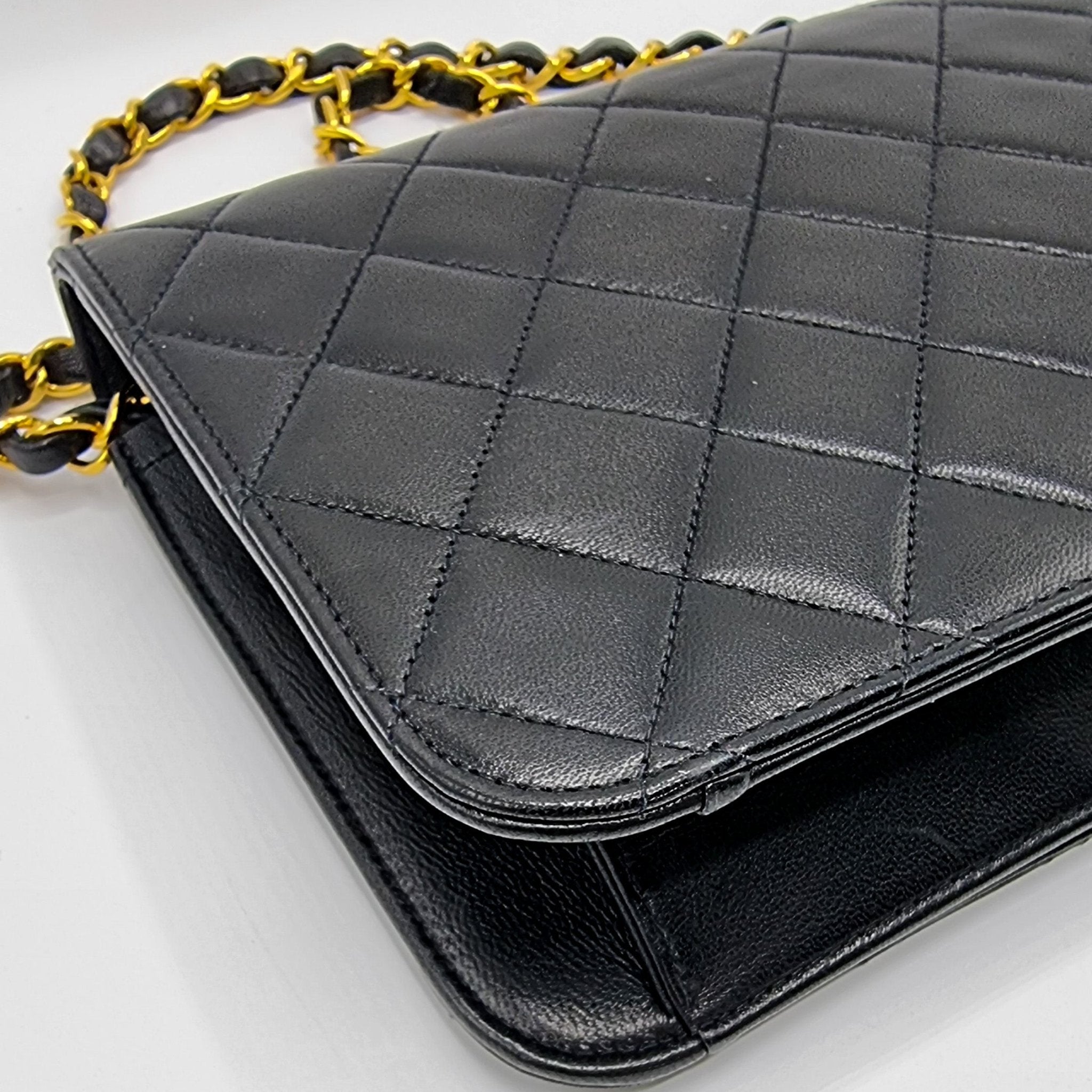 Full Flap Lambskin Leather Shoulder Bag Vintage