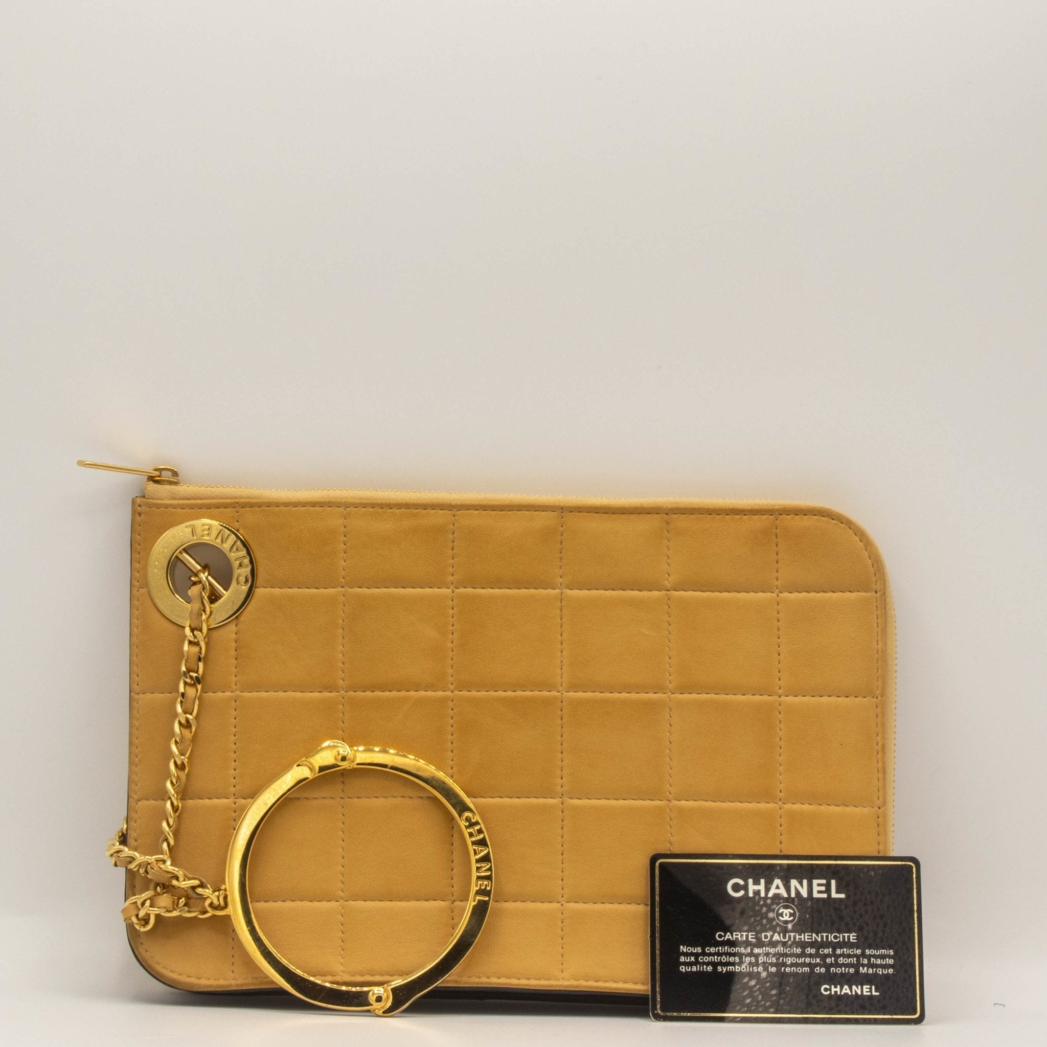 Handcuff Pochette Beige Leather Bar Gold