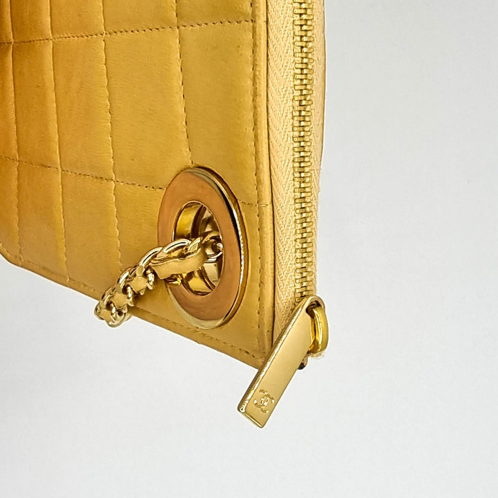 Handcuff Pochette Beige Leather Bar Gold