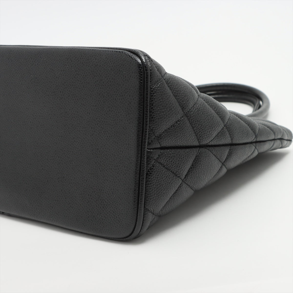 Medallion Tote Bag Black Caviarskin Gold Metal