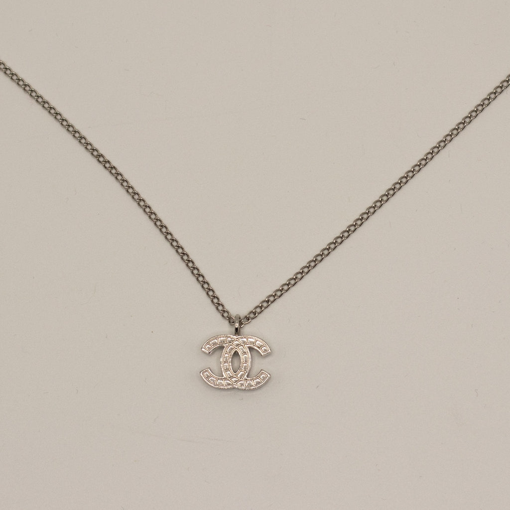 Pendant Chain Necklace CC silver Vintage