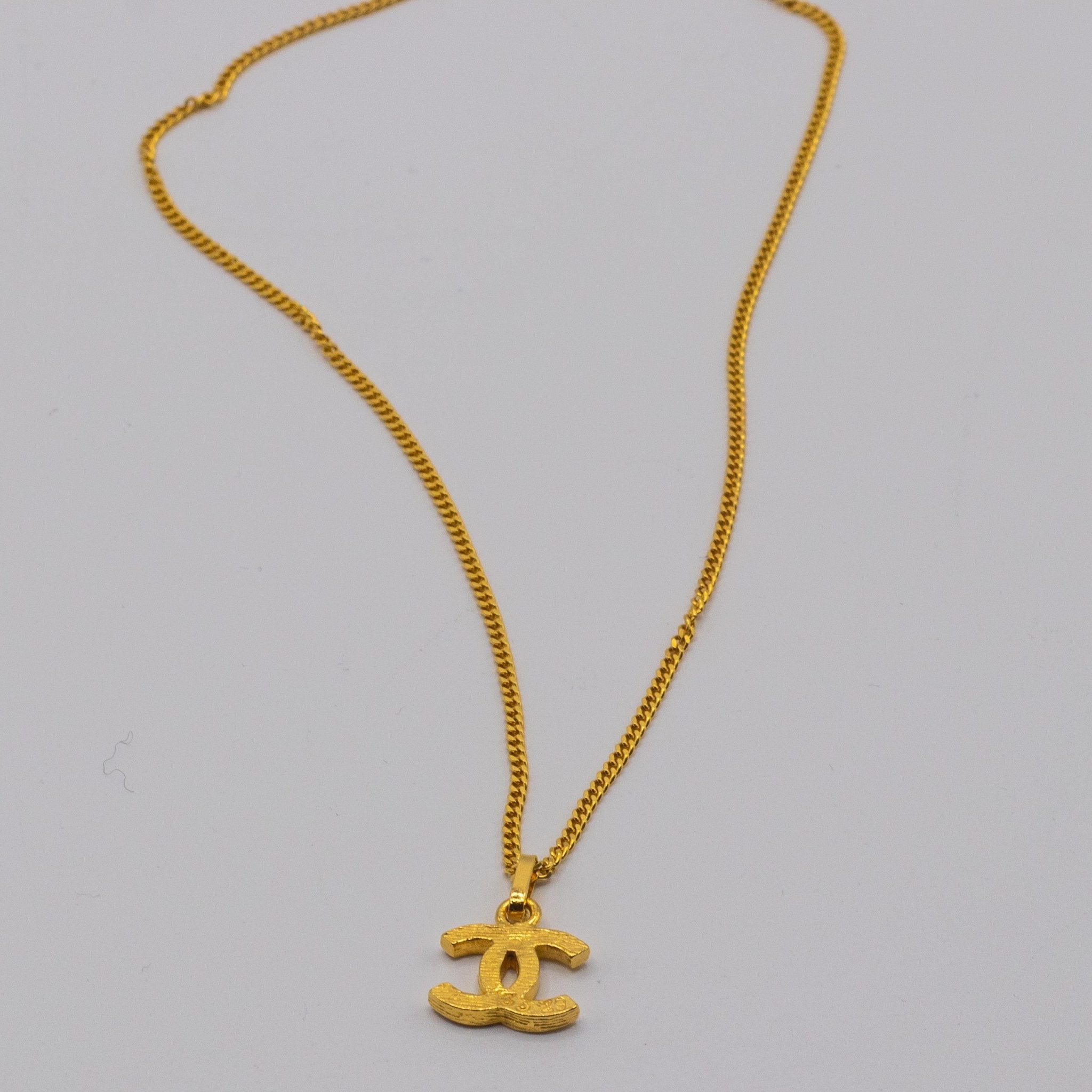 Pendant Chain Necklace Gold Red White CC Vintage