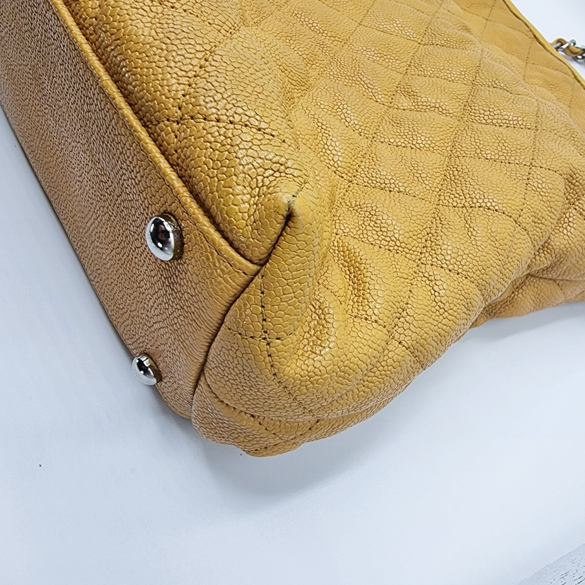 Shoulder Bag Yellow Caviar Leather