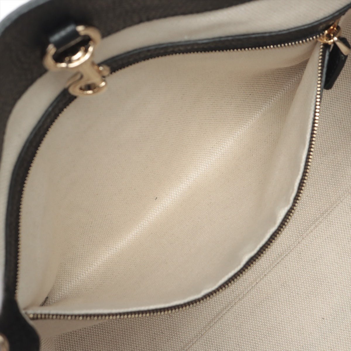 Soho Leather Chain Black Tote