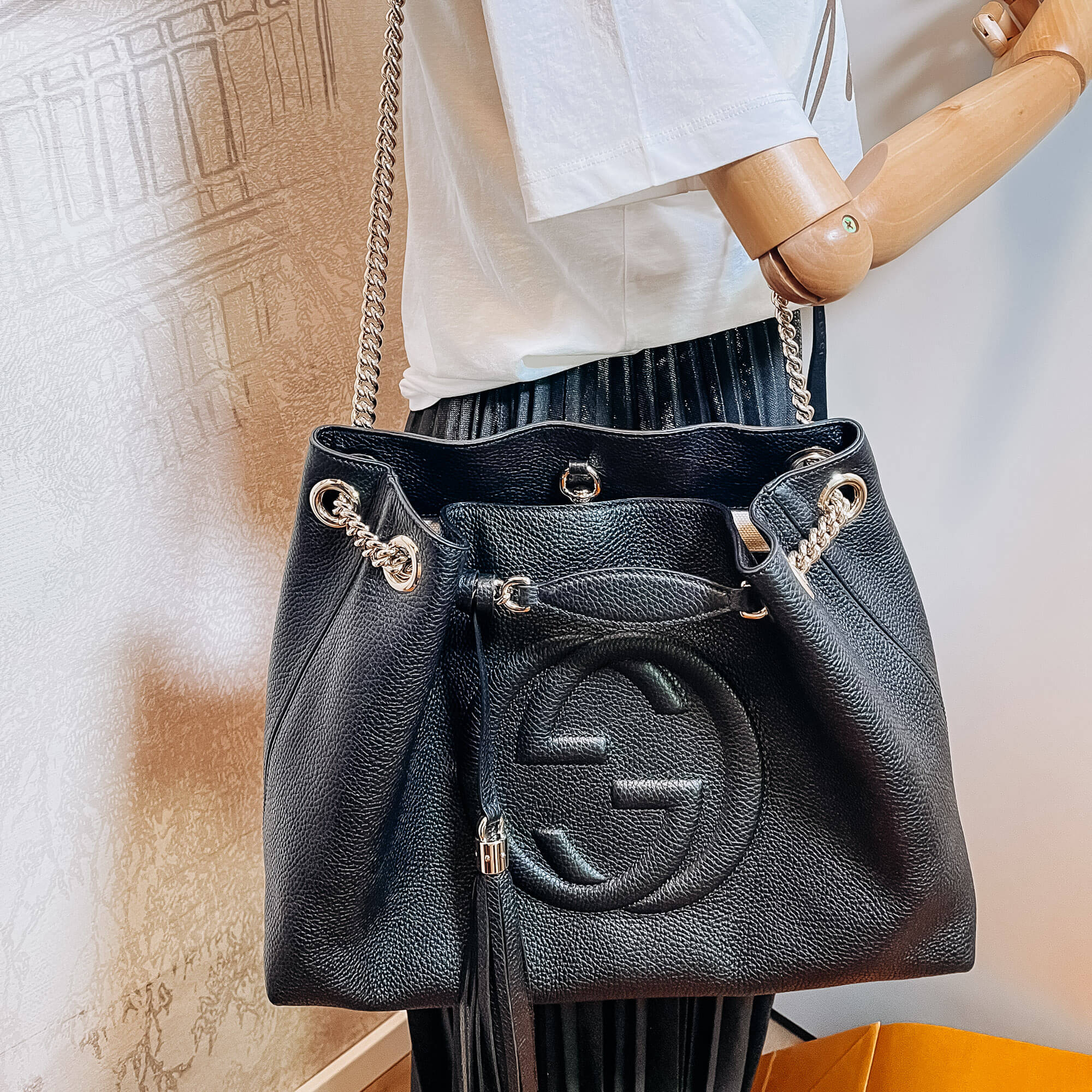 Soho Leather Chain Black Tote
