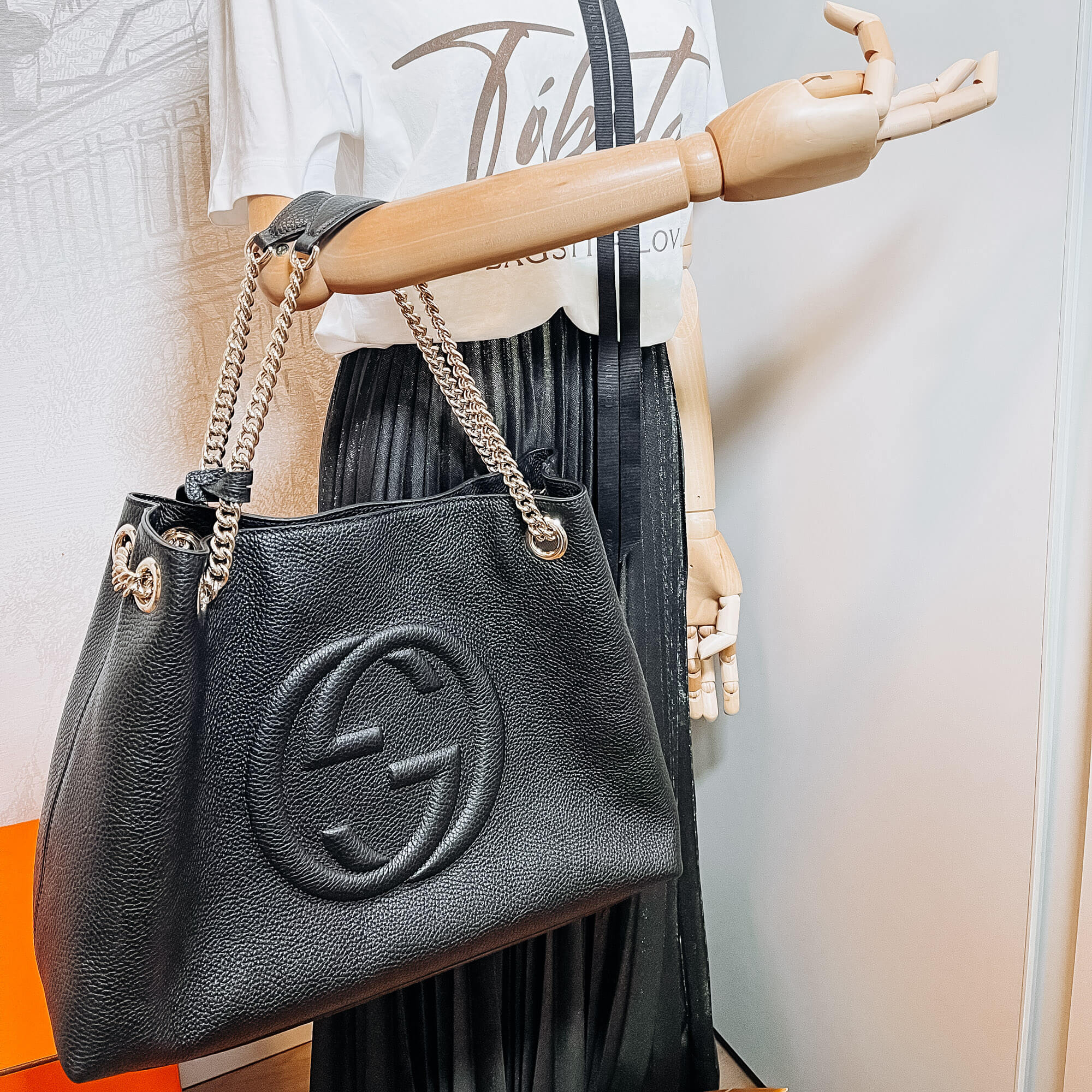 Soho Leather Chain Black Tote