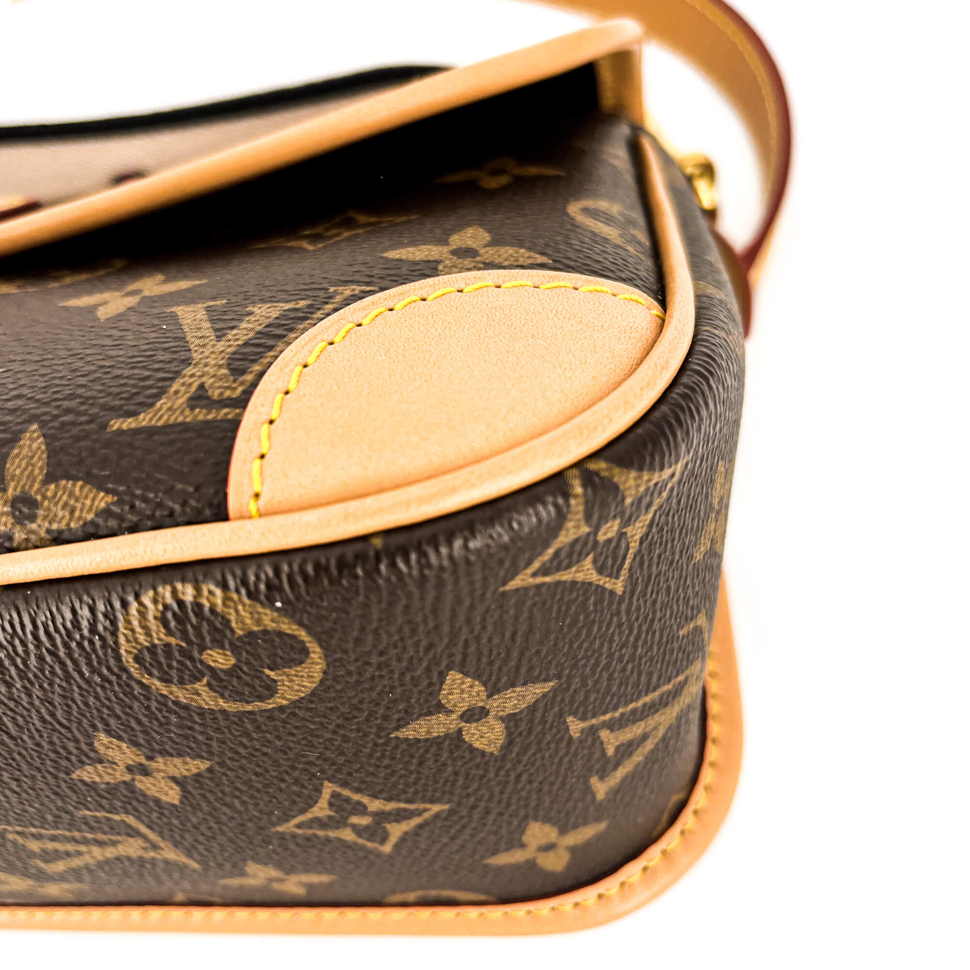 Diane Monogram Black