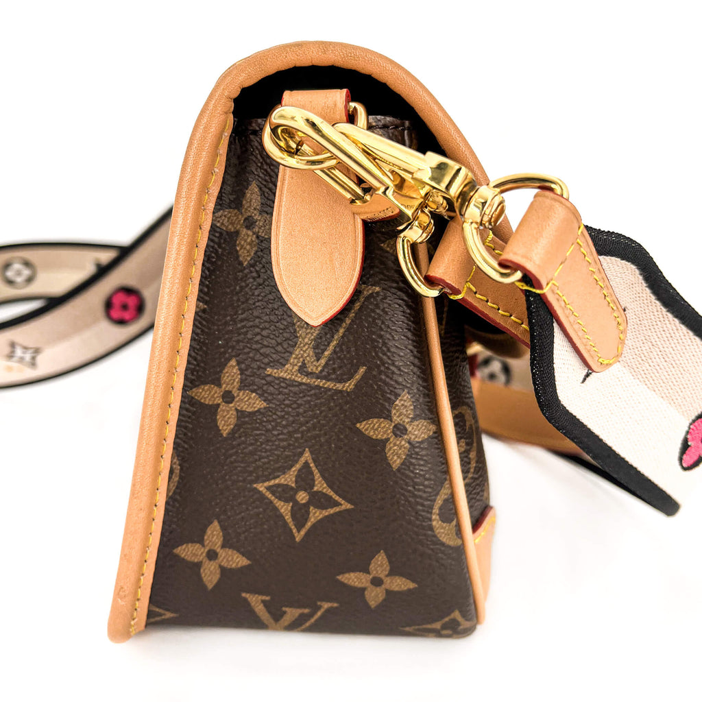 Diane Monogram Black