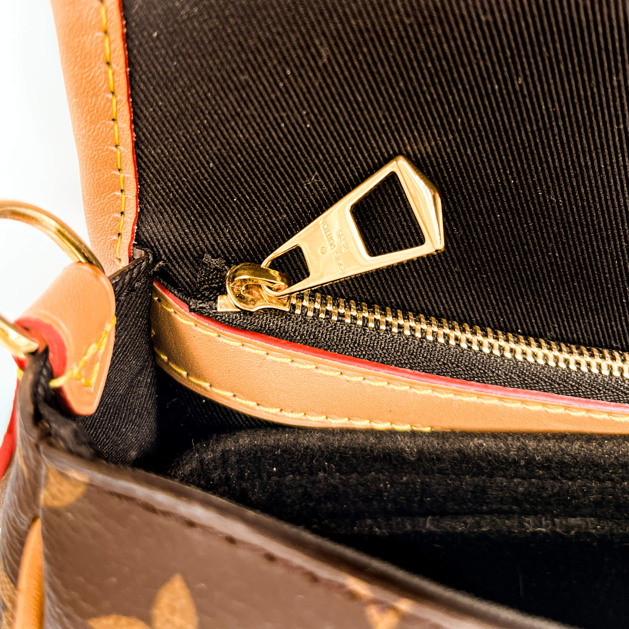 Diane Monogram Black