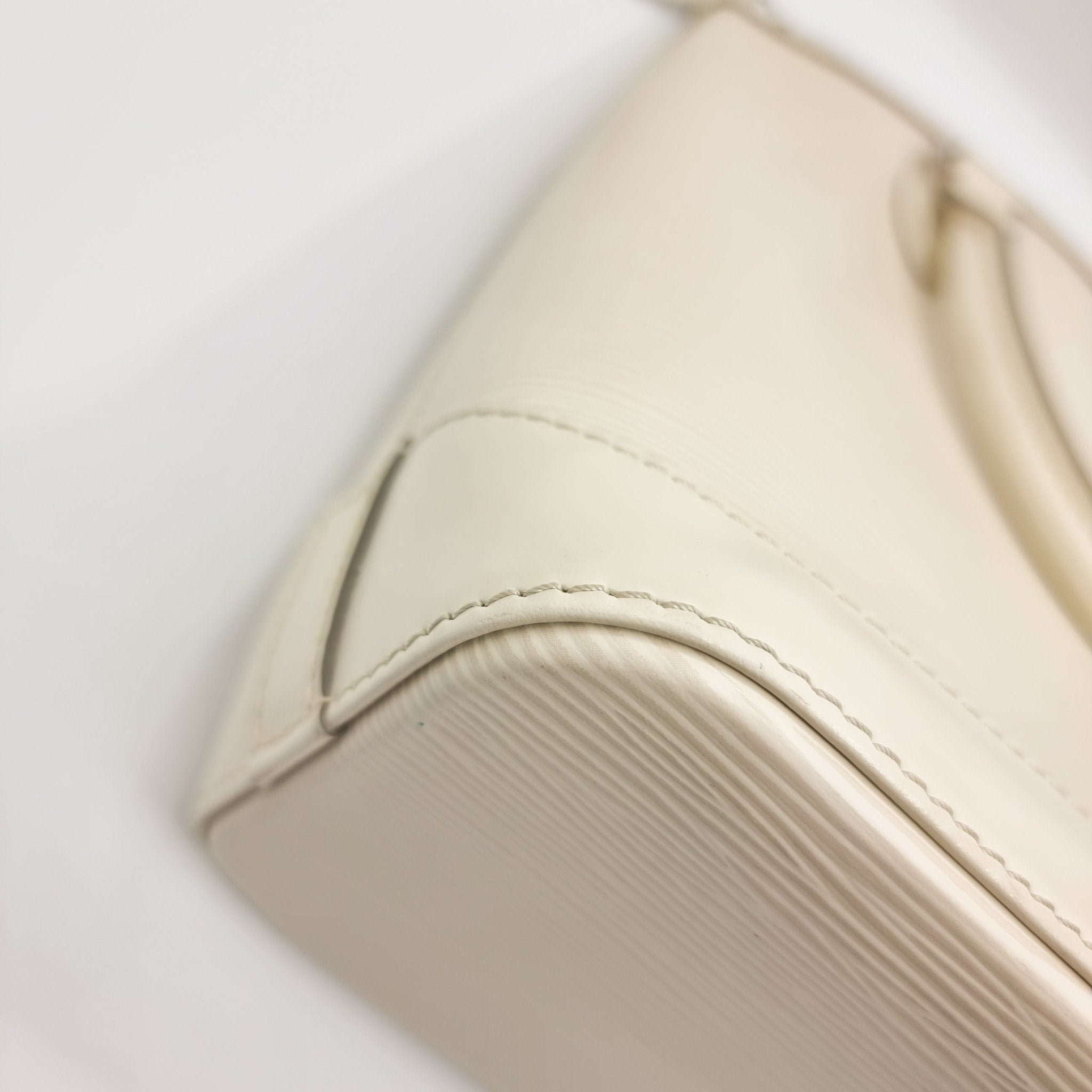 Lockit Epi Ivory Grey Epi Leather