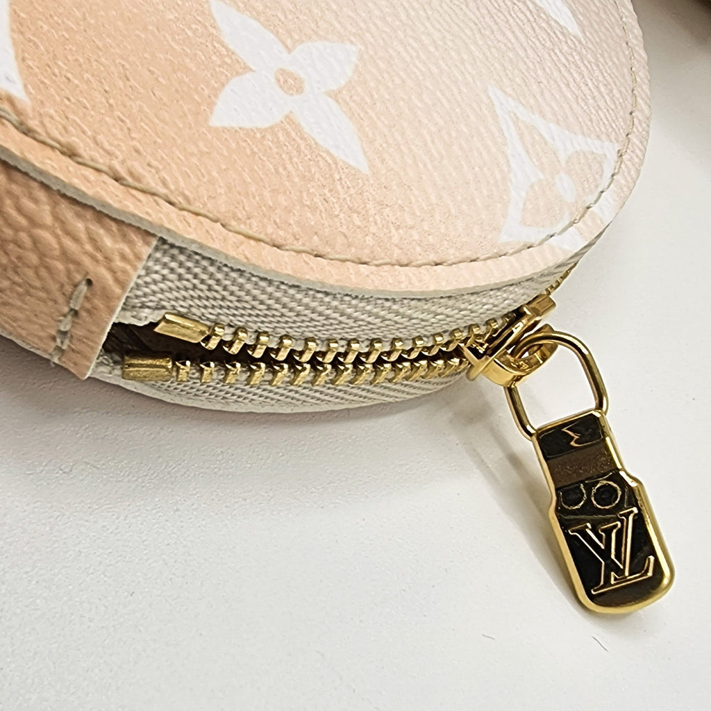 Multi Pochette Accessories By The Pool
