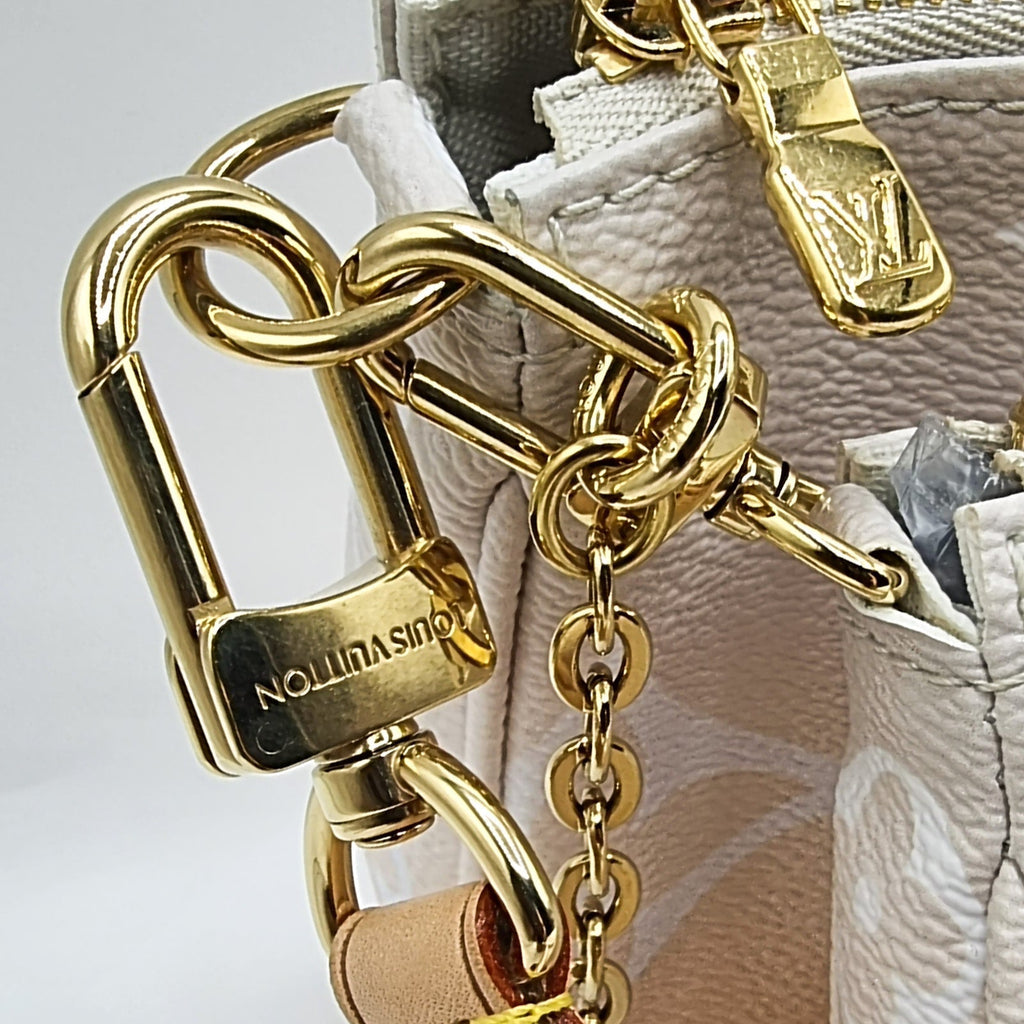 Multi Pochette Accessories By The Pool