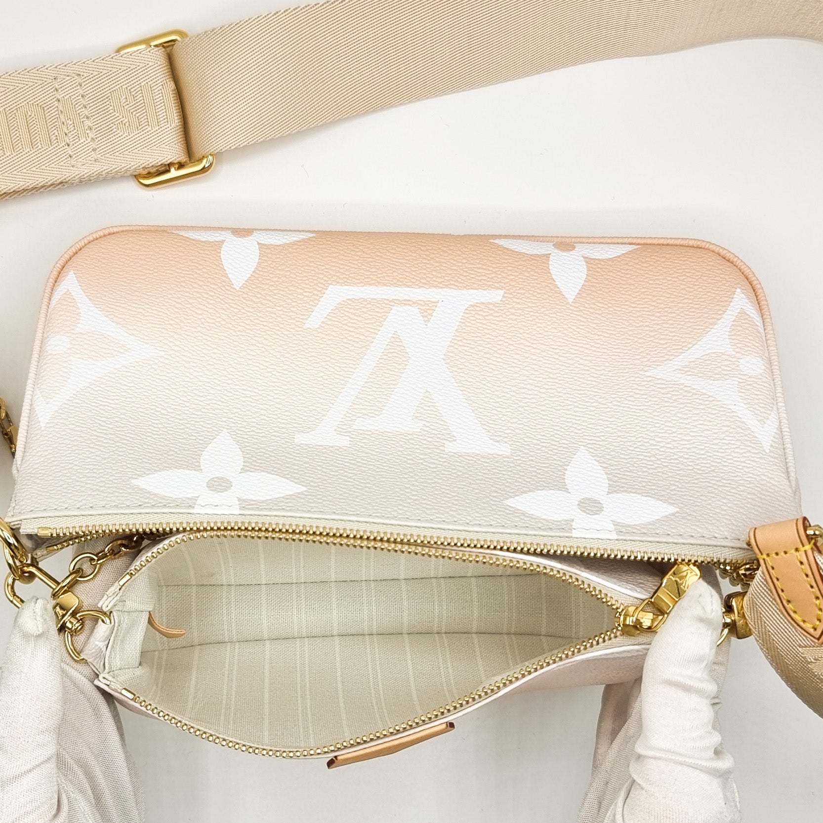 Multi Pochette Accessories By The Pool