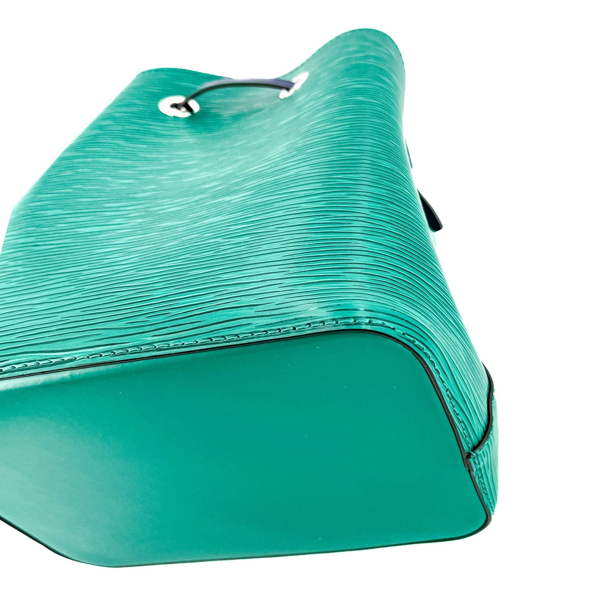 NÃƒÆ’Ã‚Â©oNoÃƒÆ’Ã‚Â© BB Epi Leather Bucket Bag Green