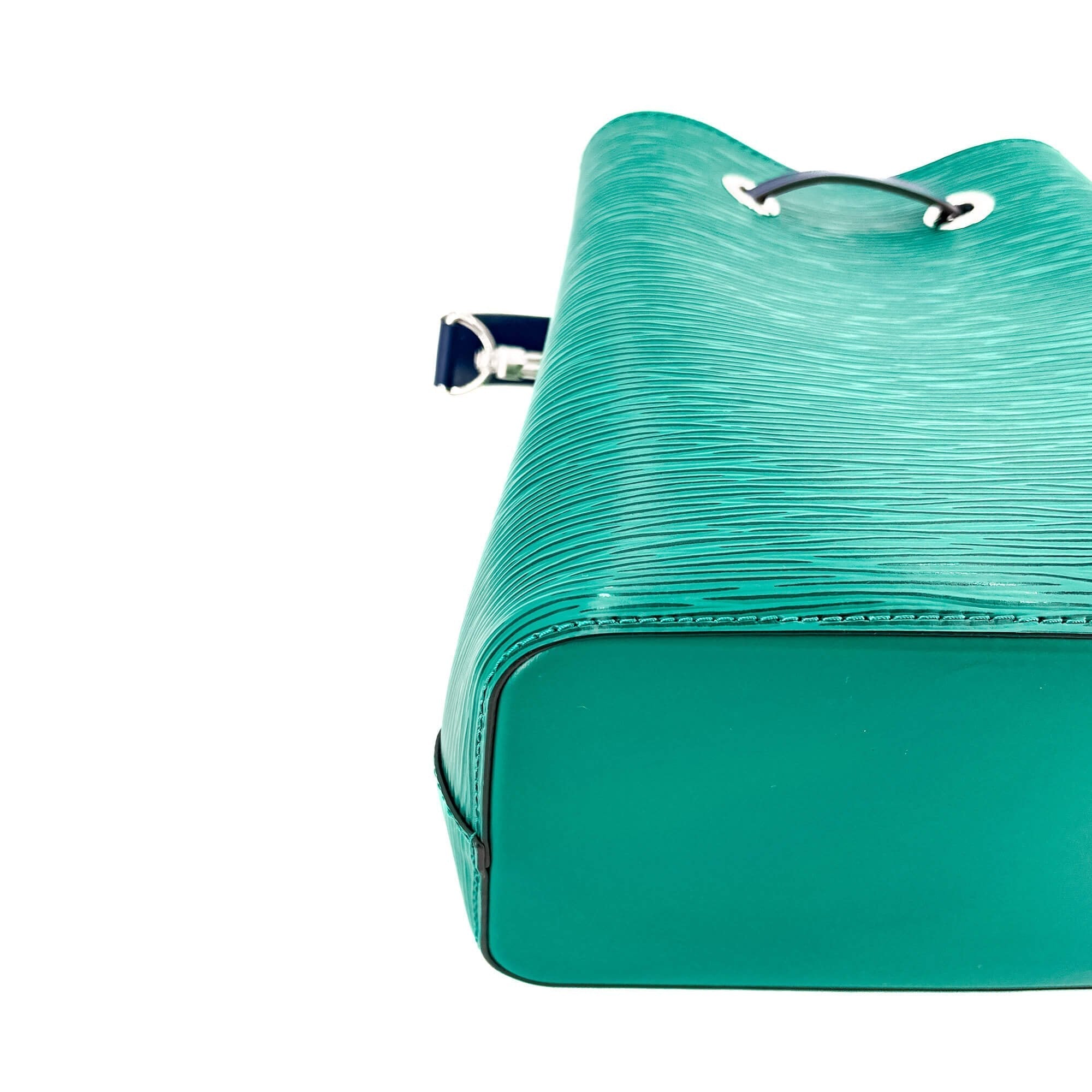 NÃƒÆ’Ã‚Â©oNoÃƒÆ’Ã‚Â© BB Epi Leather Bucket Bag Green