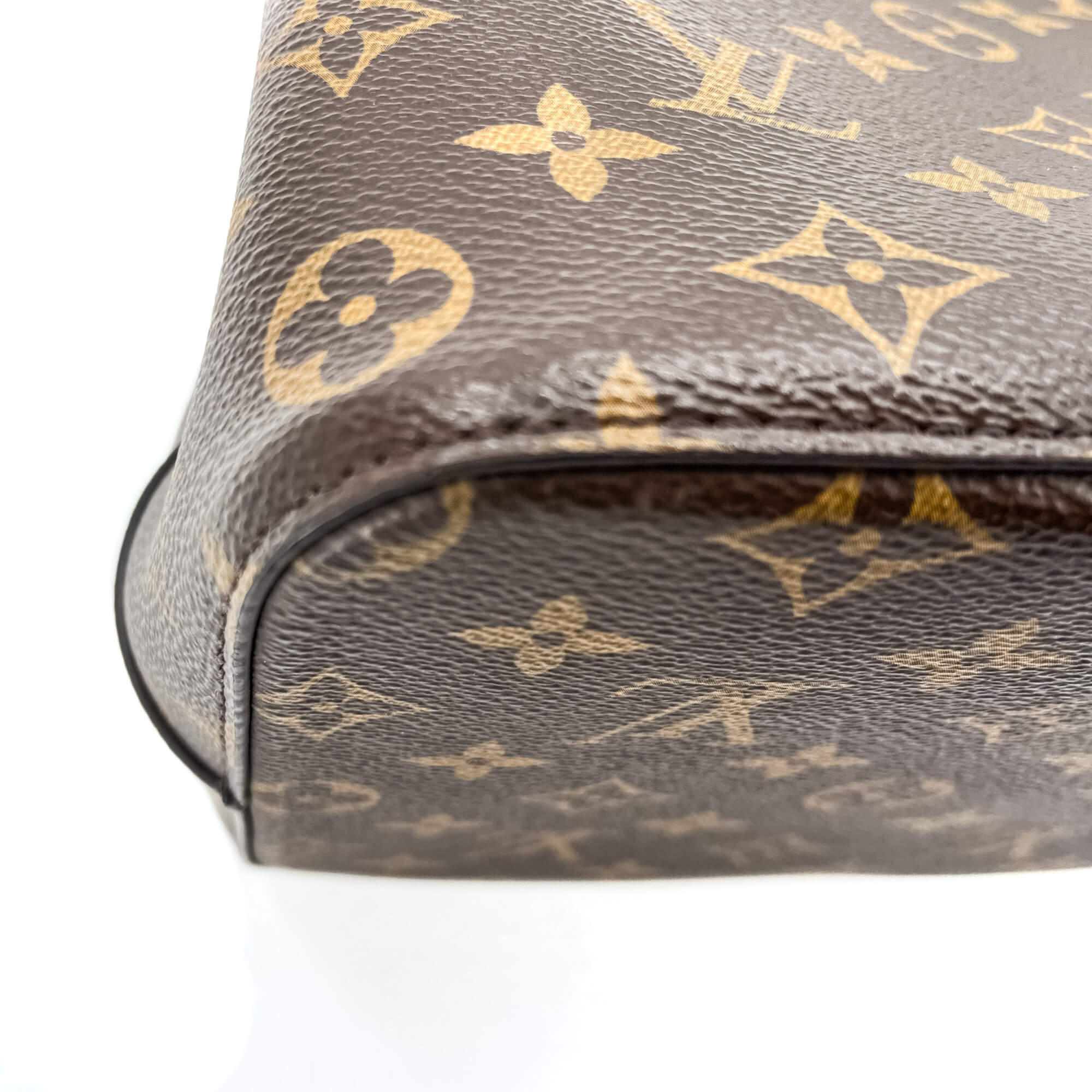 NÃƒÆ’Ã‚Â©oNoÃƒÆ’Ã‚Â© MM Monogram 2-Way Bucket Bag