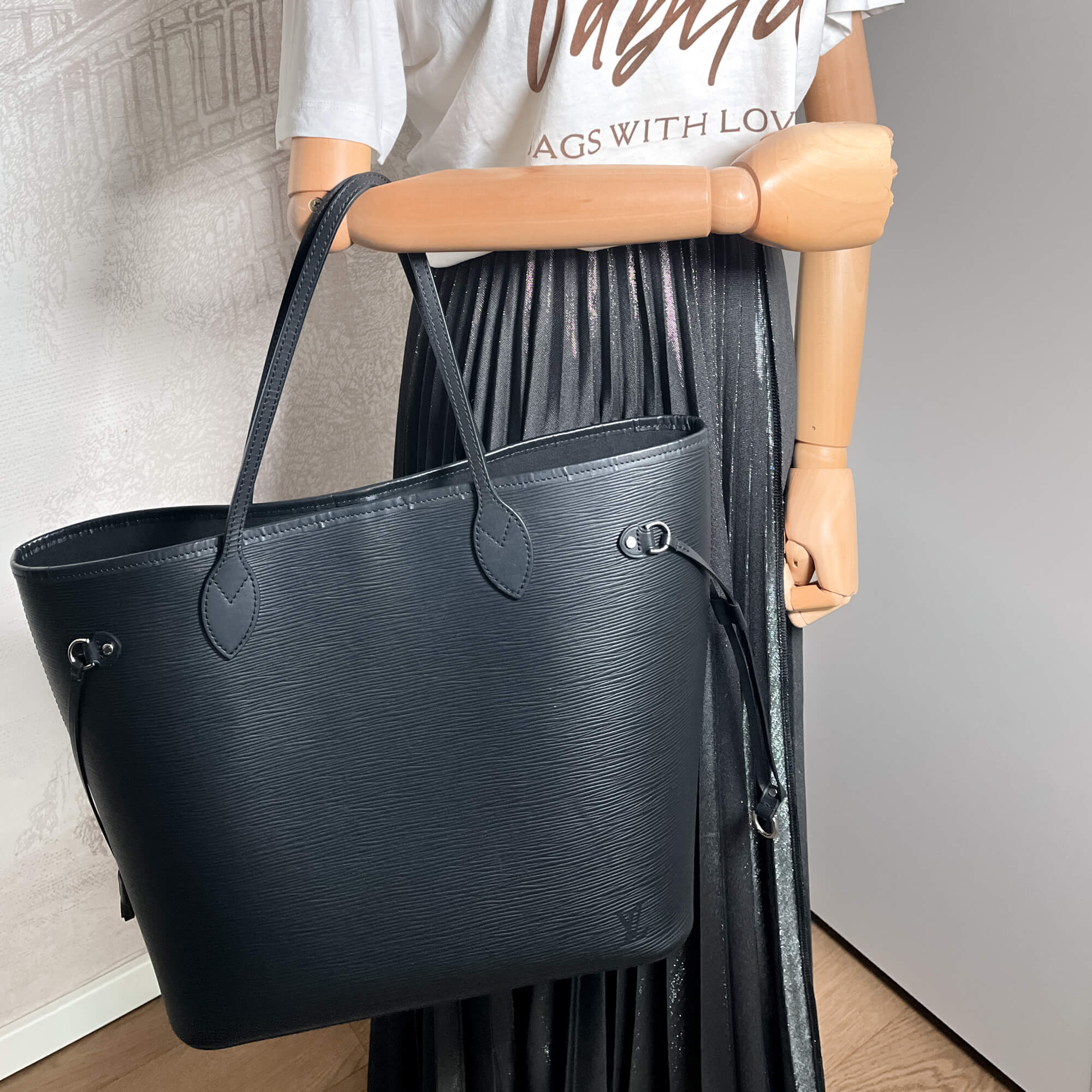 Neverfull MM Epi Leather Black Shopper