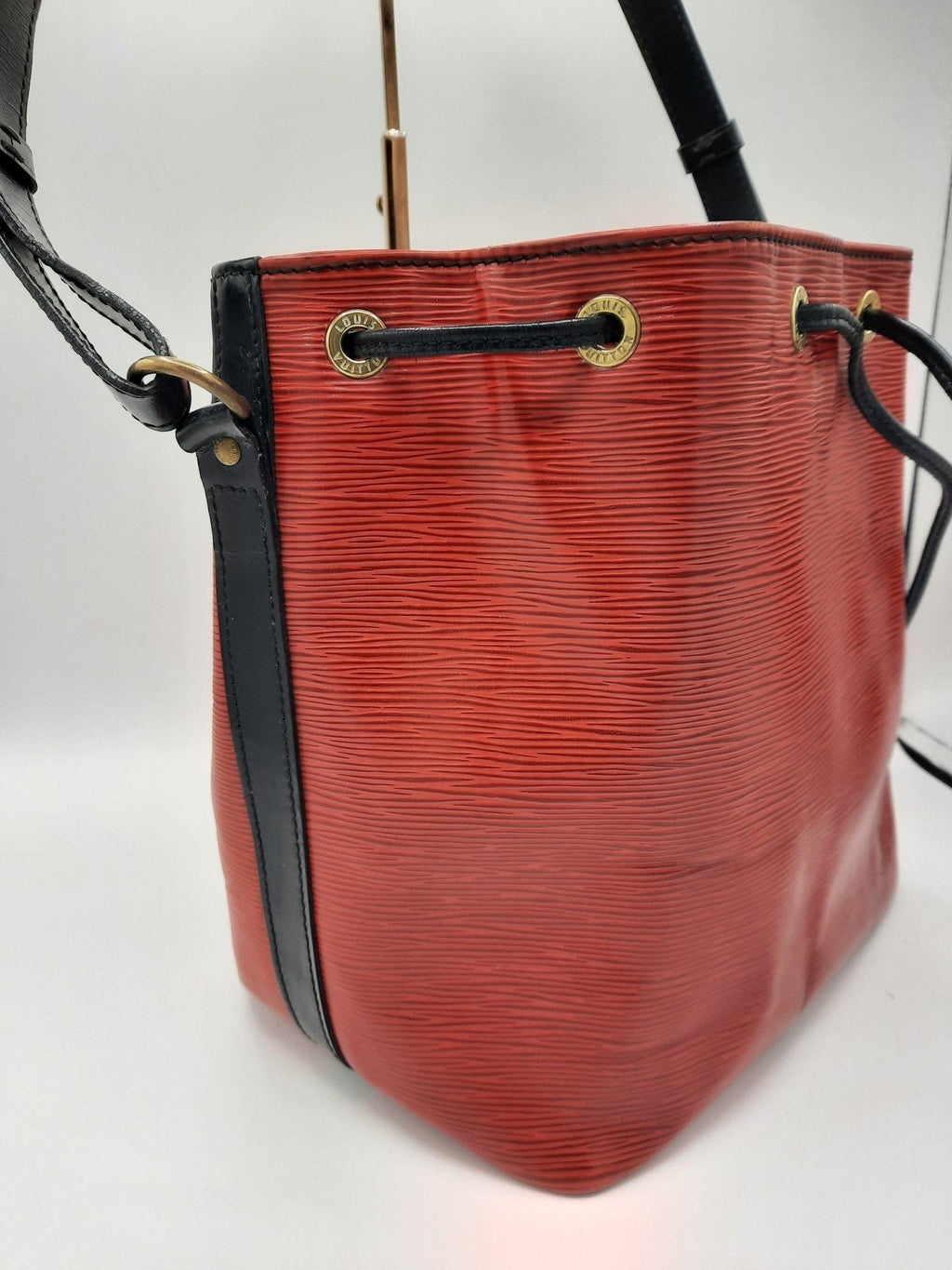 NoÃƒÆ’Ã‚Â© Black and Red Epi Leather M44172