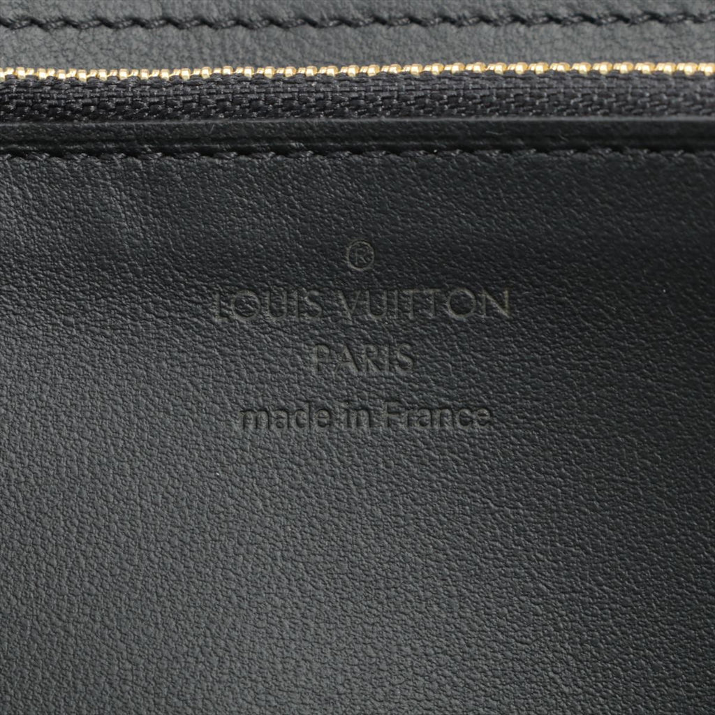 Portefeuille Capucines Crown in Taurillon Black Leather