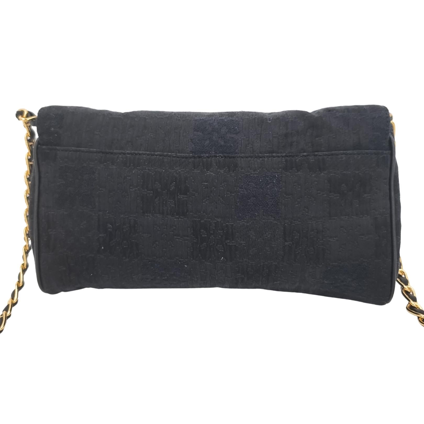 Black cloth Pochette