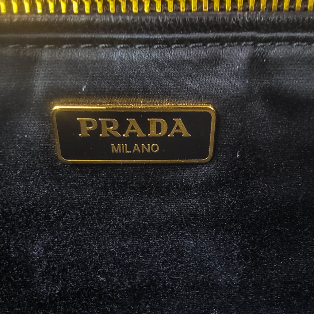 Black cloth Pochette