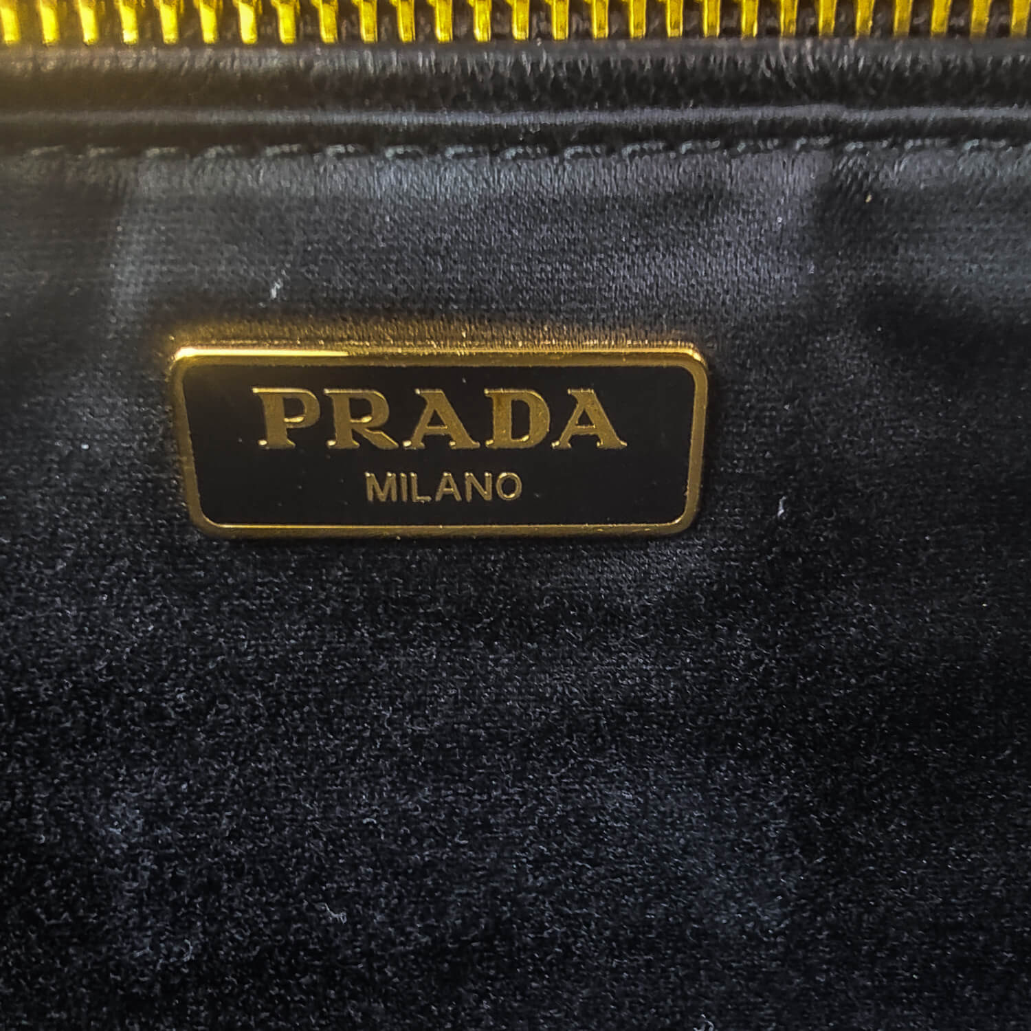 Black cloth Pochette