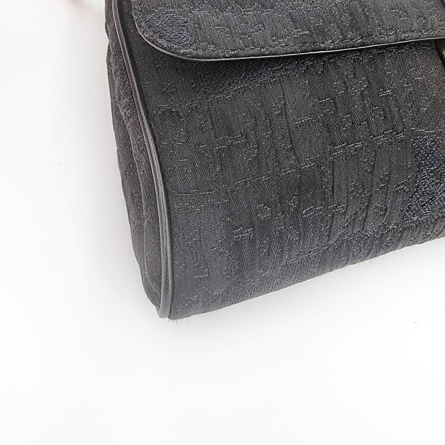 Black cloth Pochette