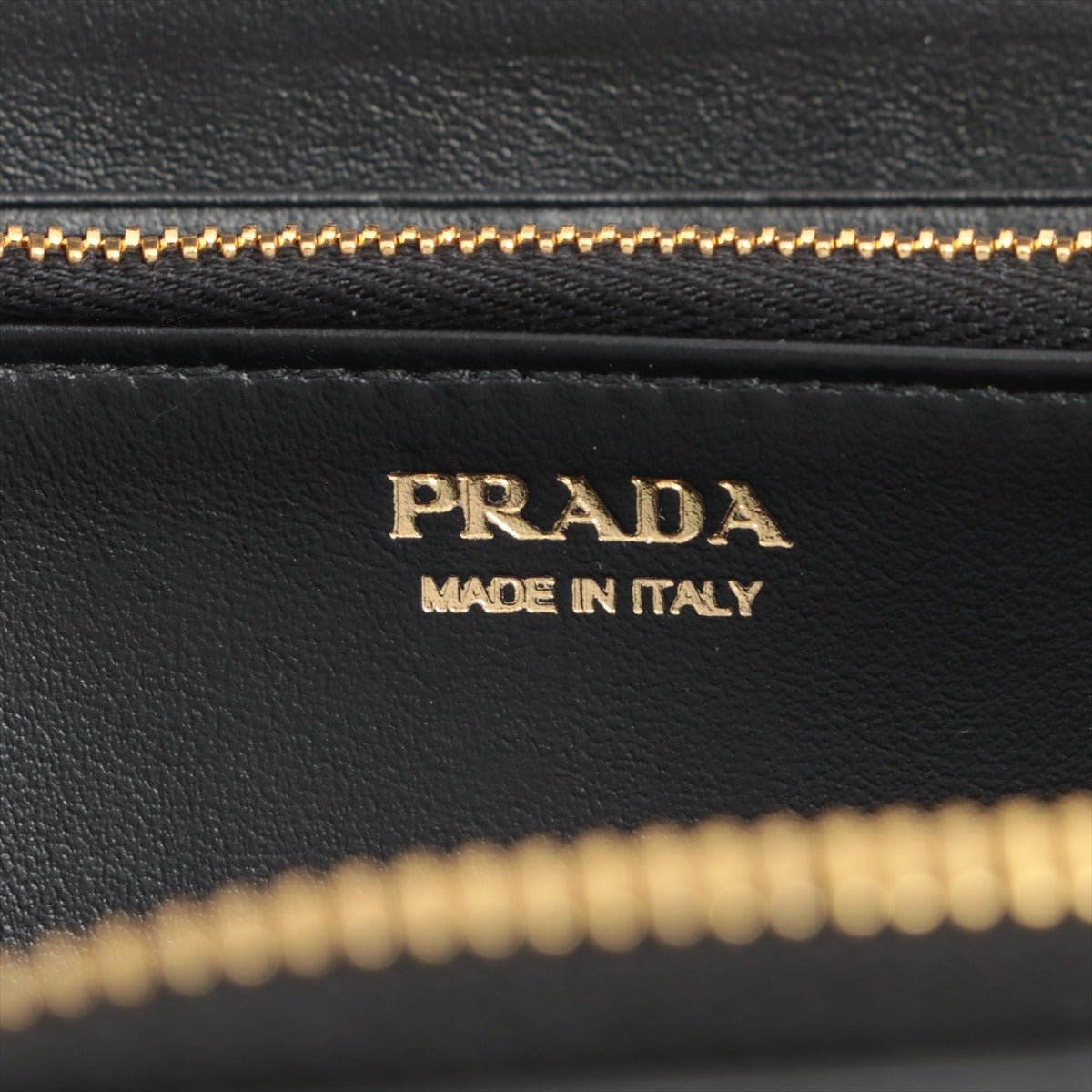 Large Leather Round-Zip-Wallet Black Saffiano Leather