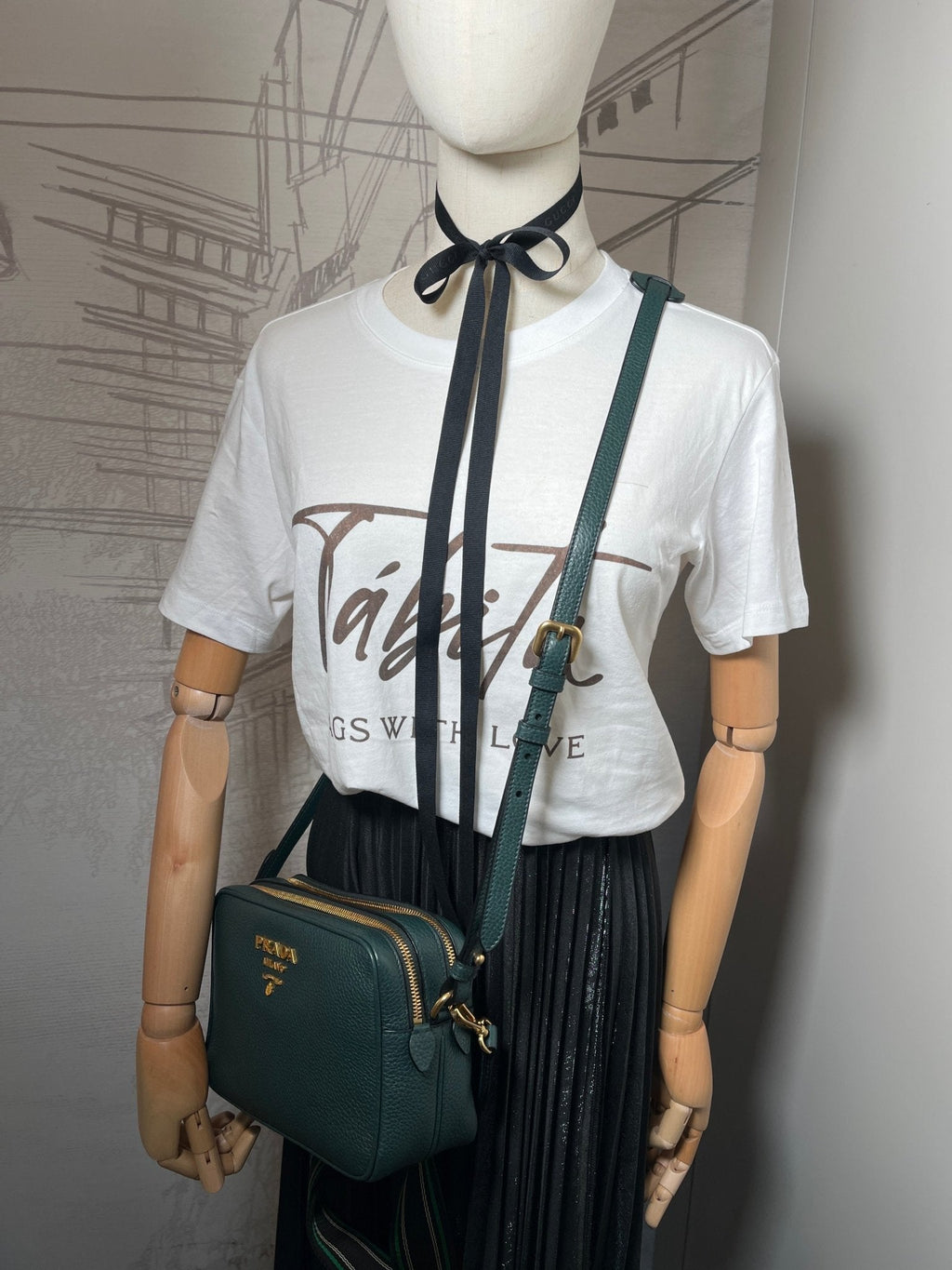 Vitello Daino Green Camera Bag